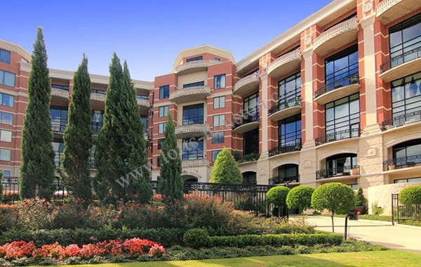 Apartments Near Miracle Mile